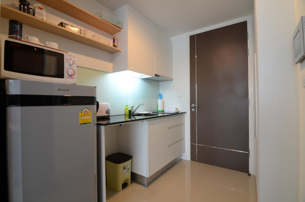 Cozy Studio Walk To Bts Free Wi-Fi Great Location Бангкок Екстер'єр фото